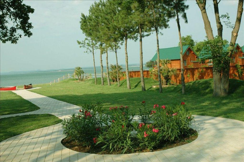 Paradise Resort At Hill Country Buchanan Dam Екстер'єр фото